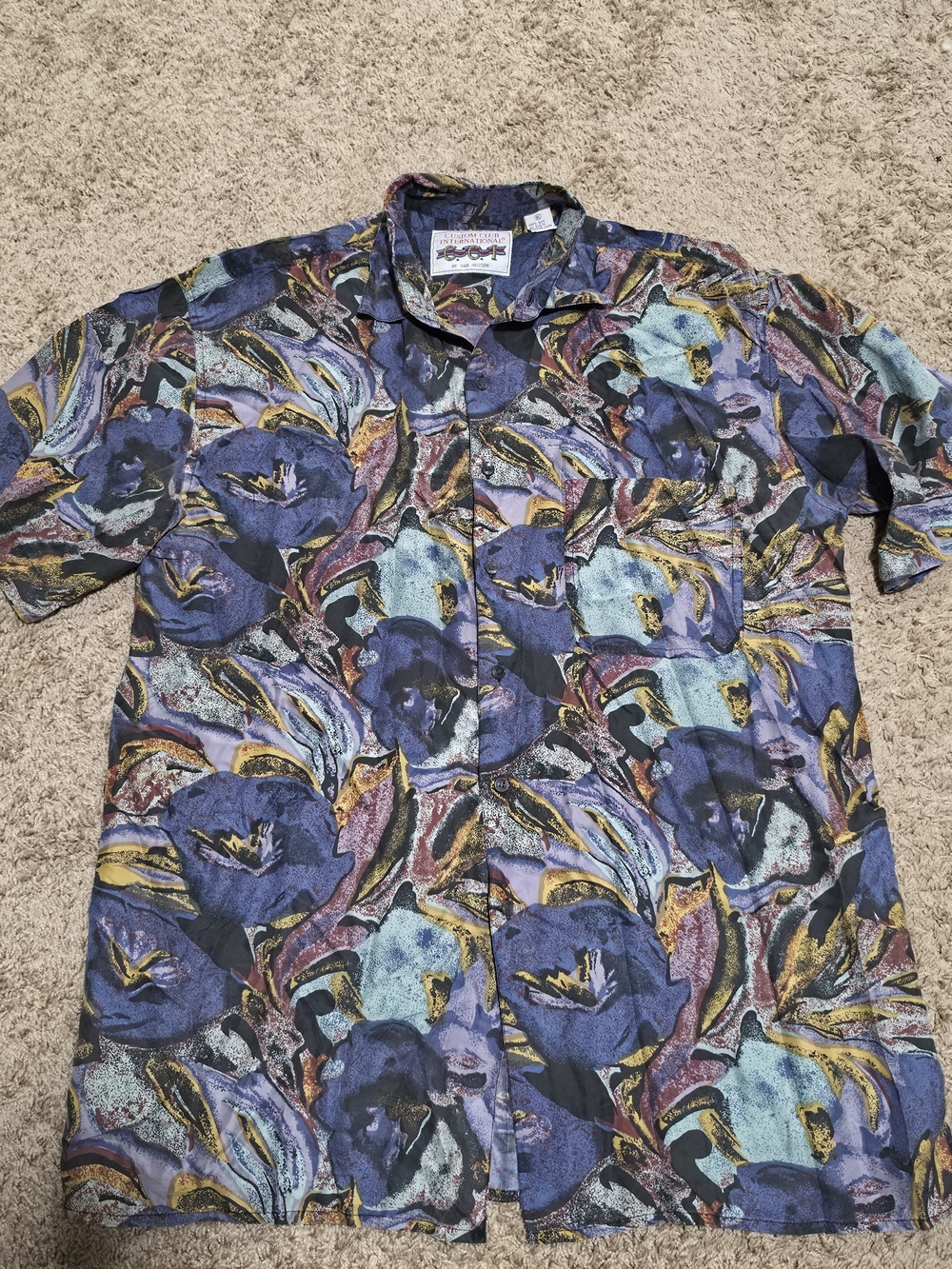 Men’s Vintage Custom Club International by Van Heusen Silk Short Sleeve Shirt